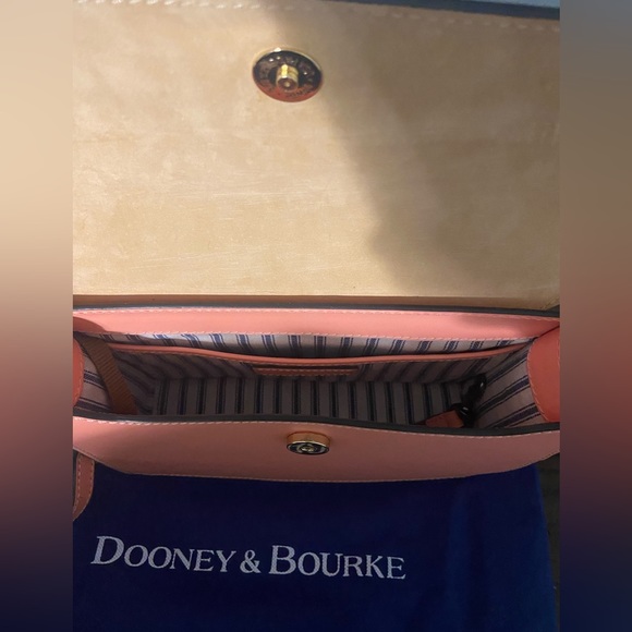 NWT Dooney & Bourke Beacon East West bag - Picture 7 of 10